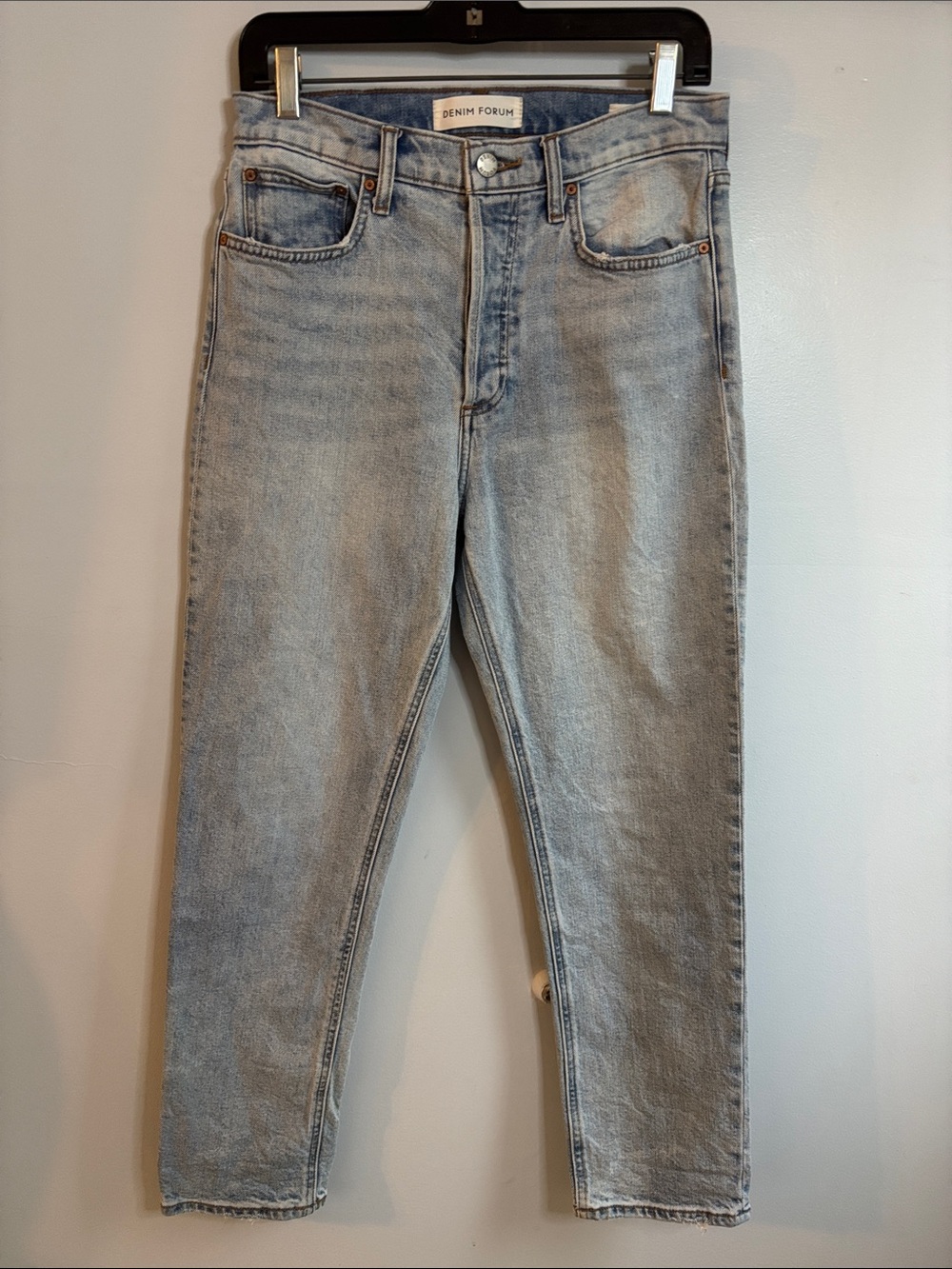 Denim Forum women’s Light Wash Slim Straight Jeans button fly